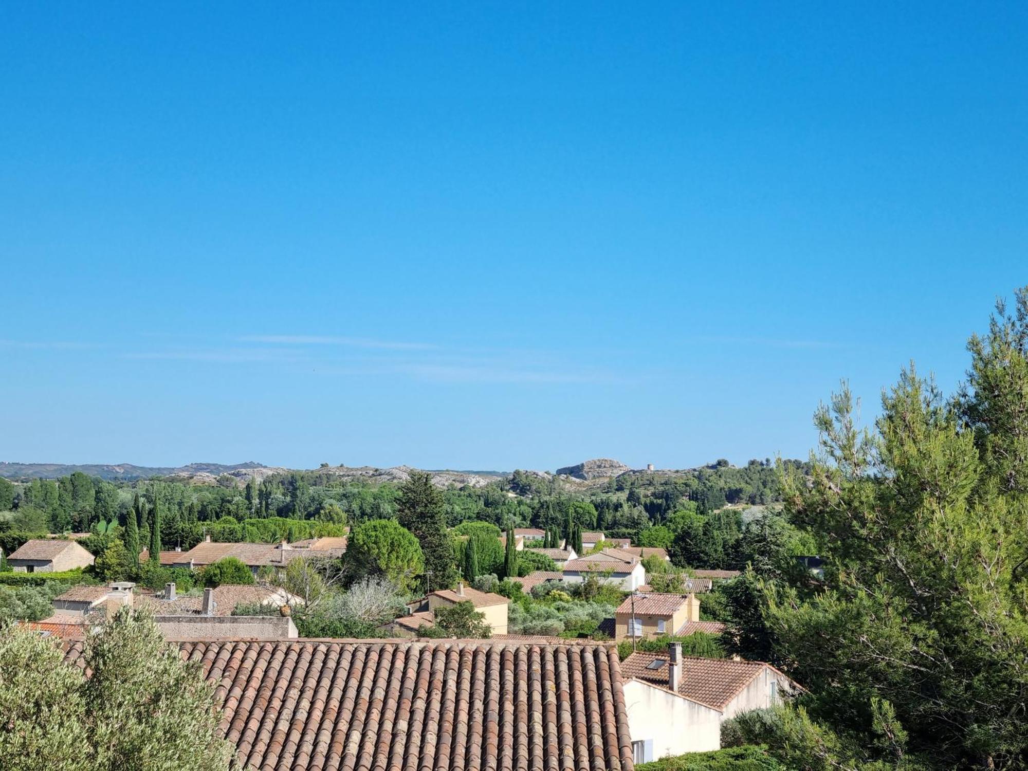 Les Garrigues De La Vallee Des Baux Paradou Bagian luar foto