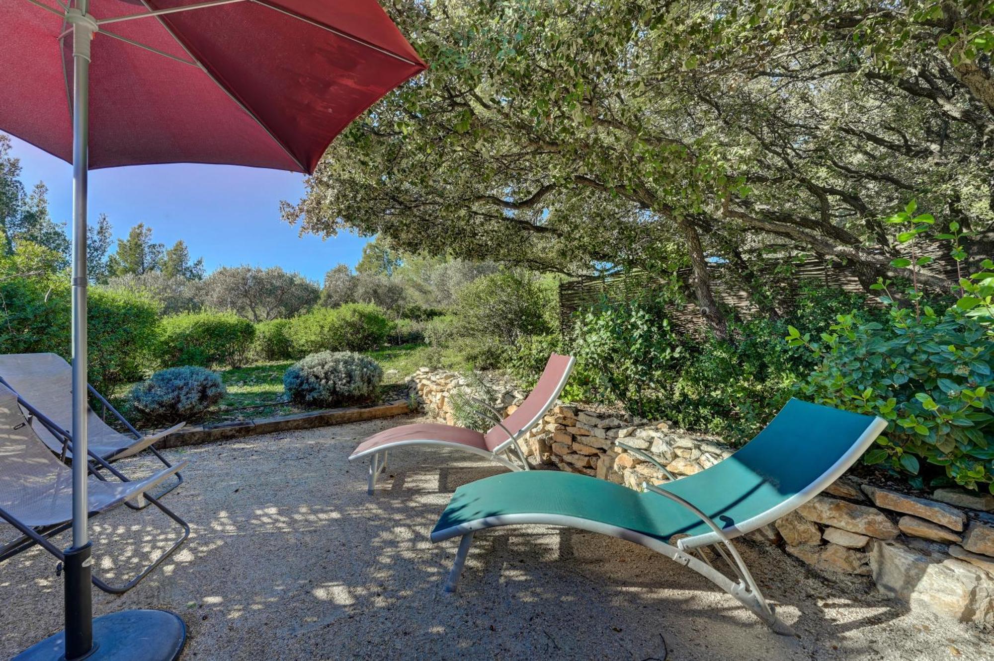 Les Garrigues De La Vallee Des Baux Paradou Bagian luar foto