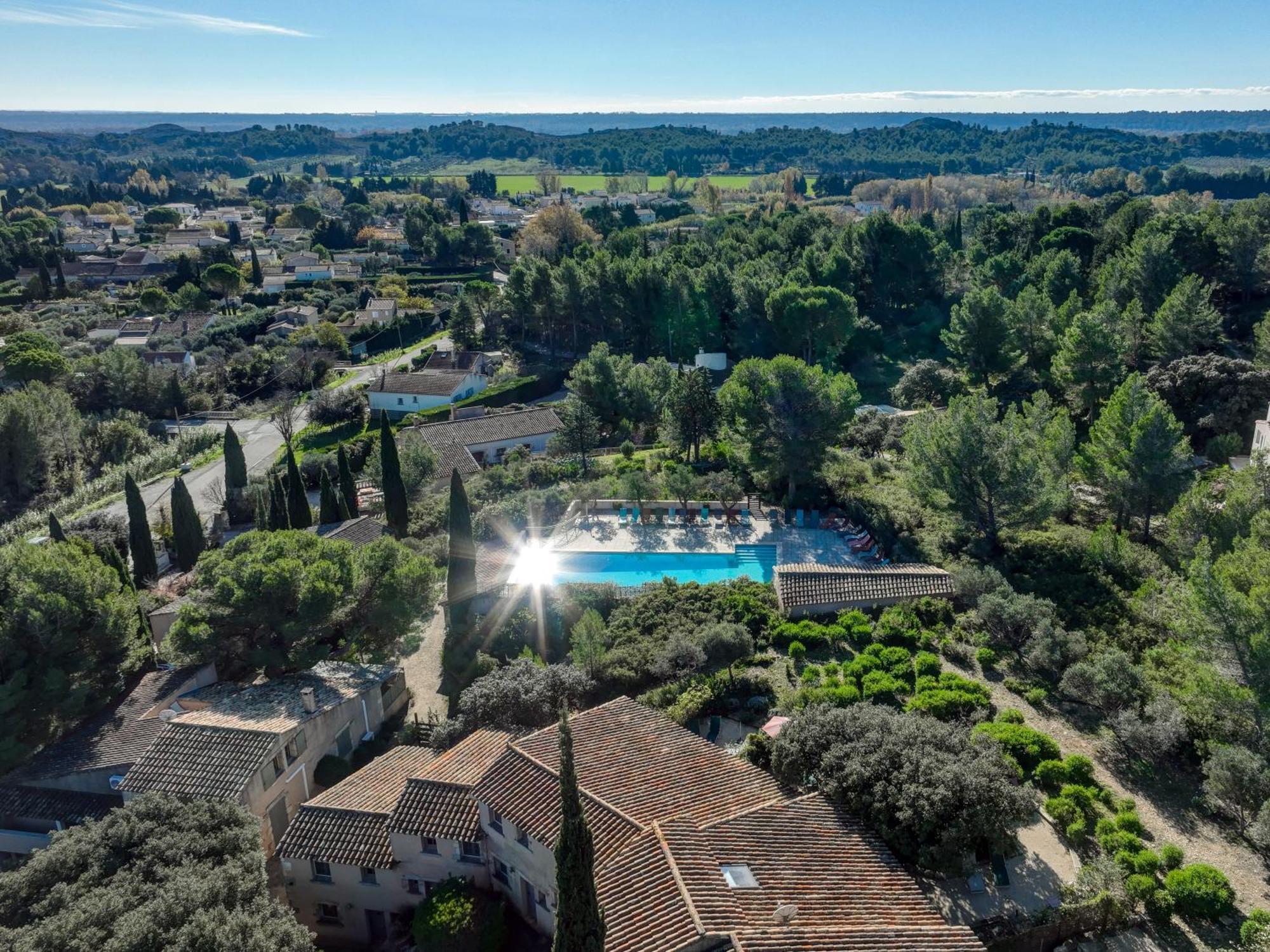 Les Garrigues De La Vallee Des Baux Paradou Bagian luar foto