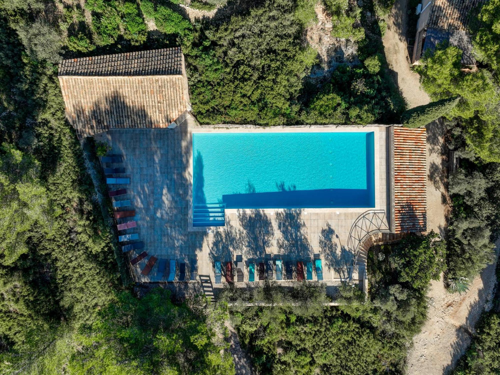 Les Garrigues De La Vallee Des Baux Paradou Bagian luar foto
