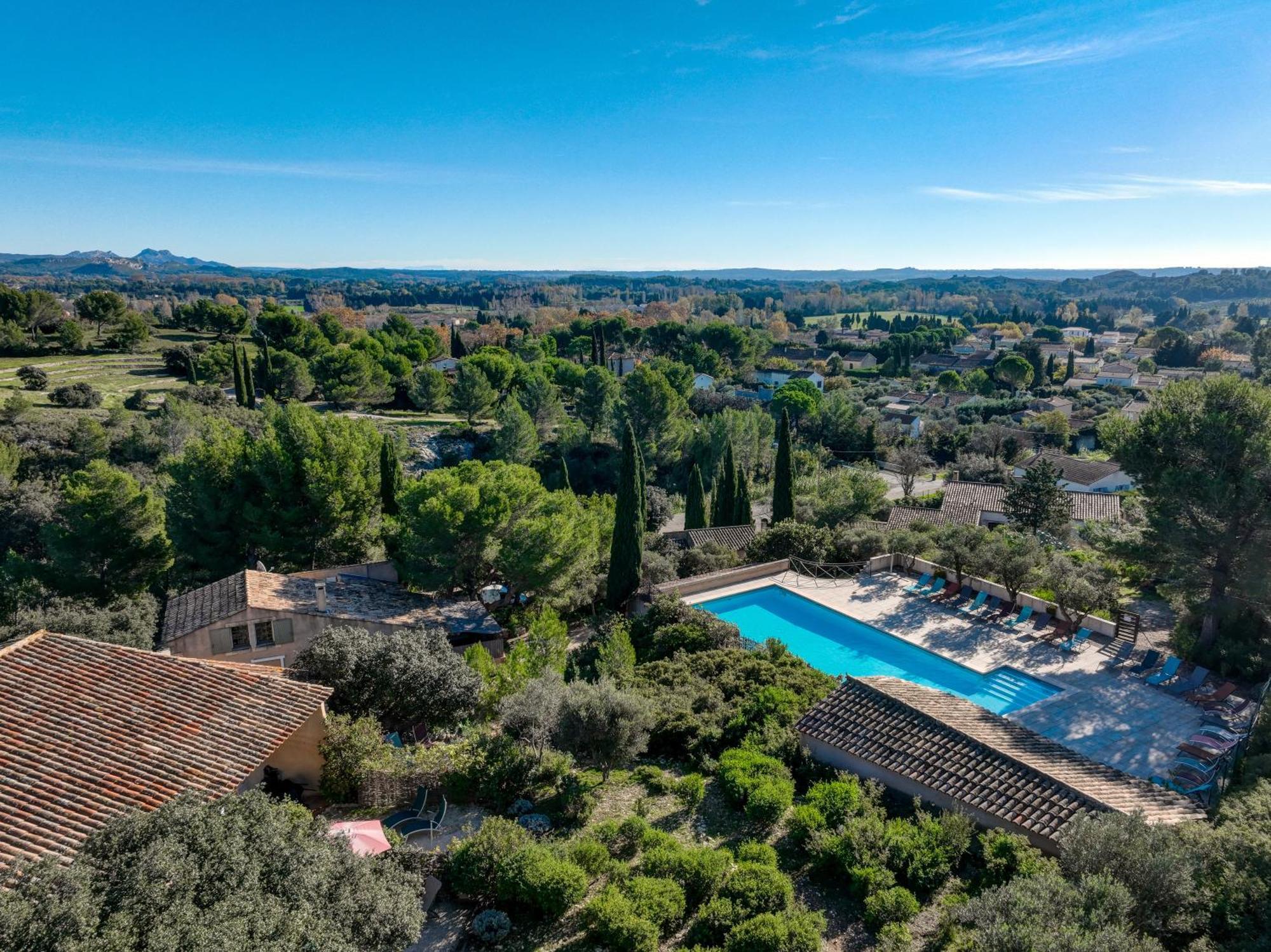 Les Garrigues De La Vallee Des Baux Paradou Bagian luar foto