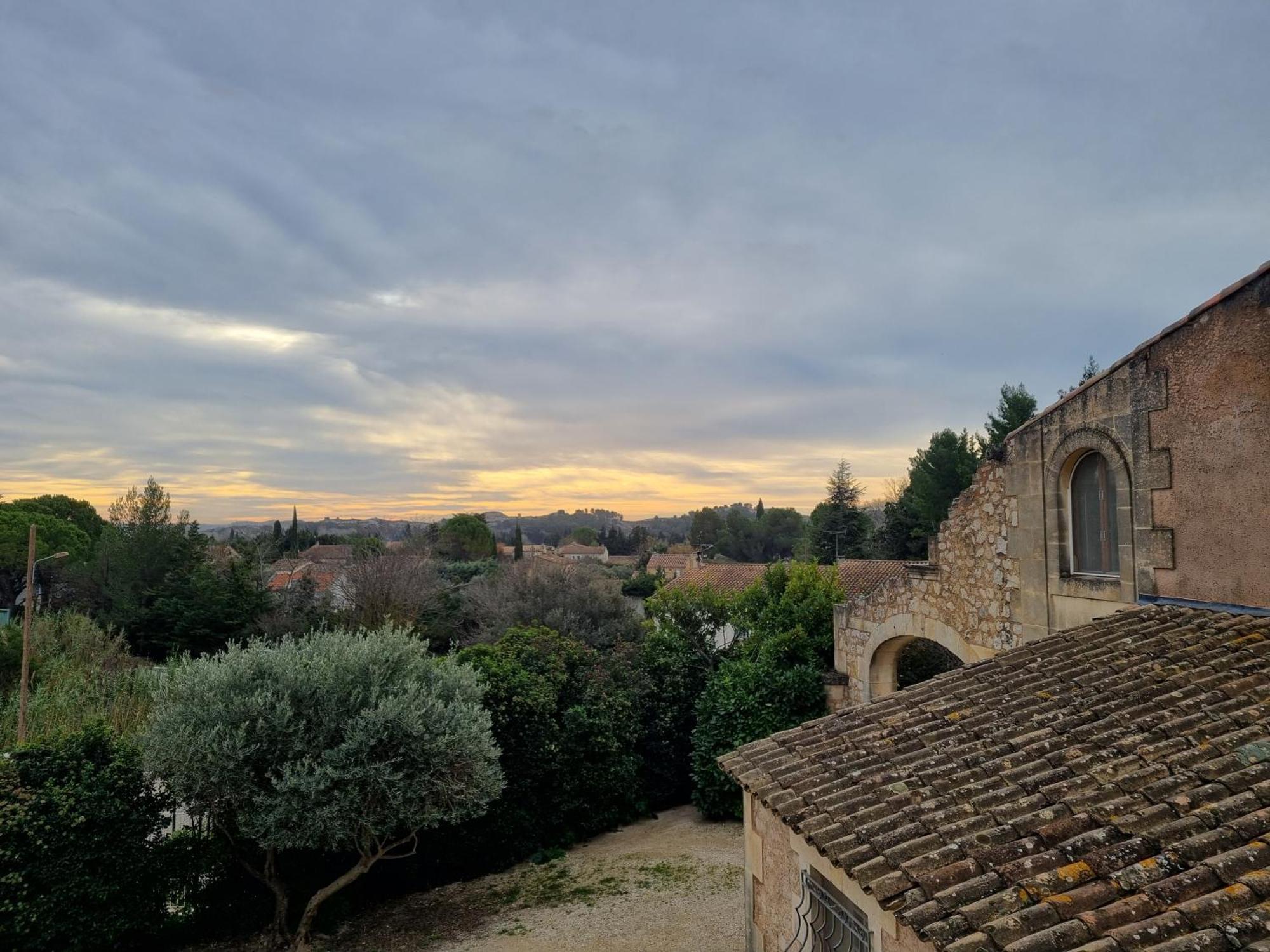 Les Garrigues De La Vallee Des Baux Paradou Bagian luar foto